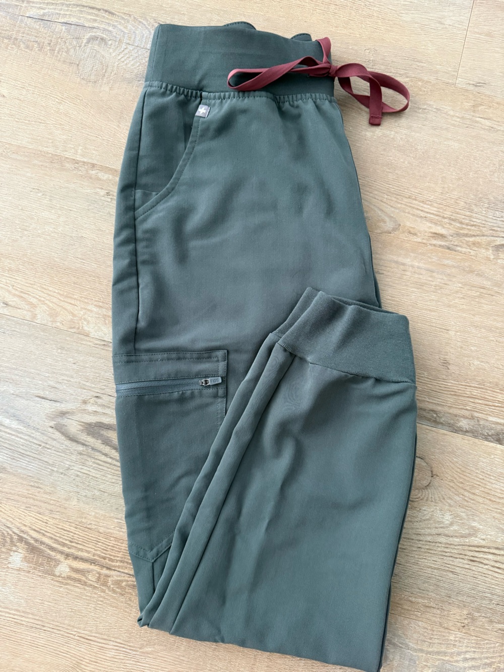 FIGS RETIRED BONSAI high waisted zamora jogger scrub pants in VGUC